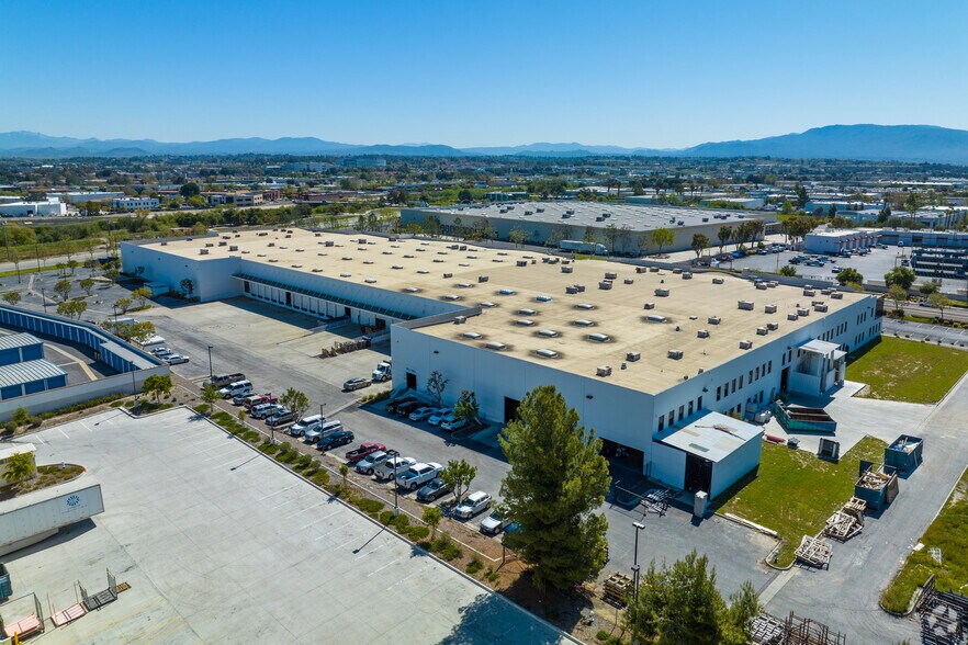 41995 Zevo Dr, Temecula, CA à louer - Photo de l’immeuble – Image 3 sur 6