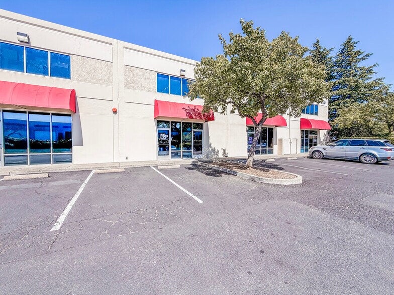 110 Railroad Ave, Suisun City, CA à louer - Photo de l’immeuble – Image 2 sur 46
