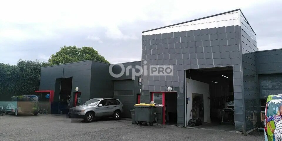 Local d’activités dans Lescar à louer - Photo de l’immeuble – Image 1 sur 3