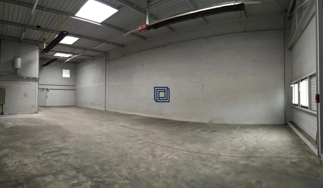 Industriel/Logistique dans Chelles à louer Photo de l’immeuble– Image 1 sur 6