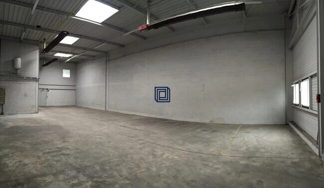 Plus de détails pour Industriel/Logistique à louer