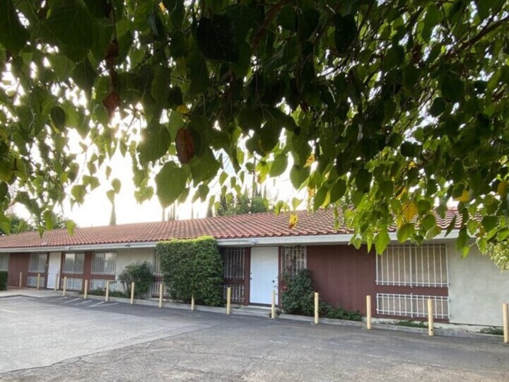 7771 Stanton Ave, Buena Park, CA à vendre Photo de l’immeuble– Image 1 sur 4