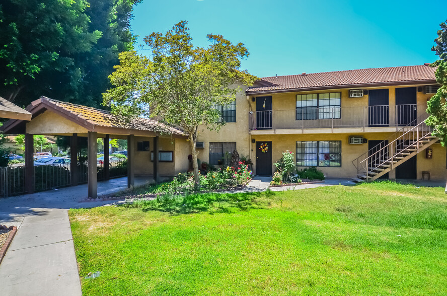 1629 W Ball Rd, Anaheim, CA à vendre - Photo de l’immeuble – Image 2 sur 21