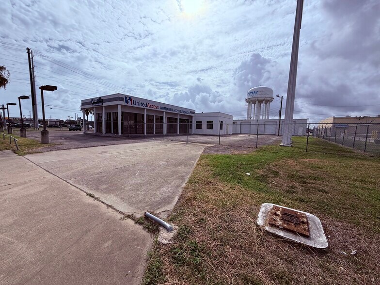 2201 Gollihar Rd, Corpus Christi, TX à vendre - Photo de l’immeuble – Image 2 sur 7