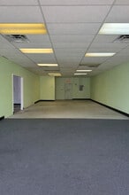 4100 E Bay Dr, Clearwater, FL à louer Photo intérieure– Image 1 sur 2