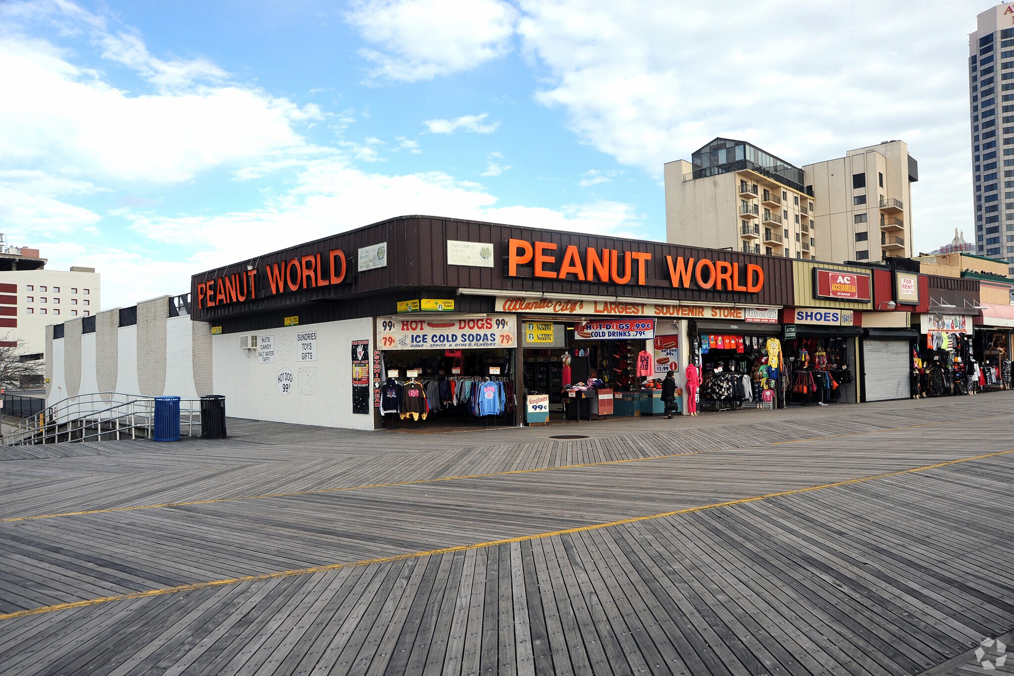 1715 Boardwalk, Atlantic City, NJ à louer Photo principale– Image 1 sur 4