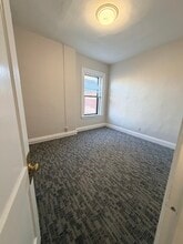 47-61 Langley Rd, Newton, MA à louer Photo intérieure– Image 1 sur 7