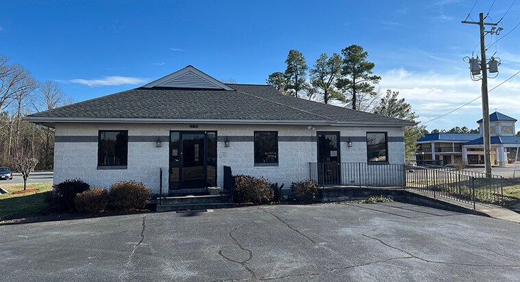 23795 Rogers Clark Blvd, Ruther Glen, VA à louer Photo de l’immeuble– Image 1 sur 11