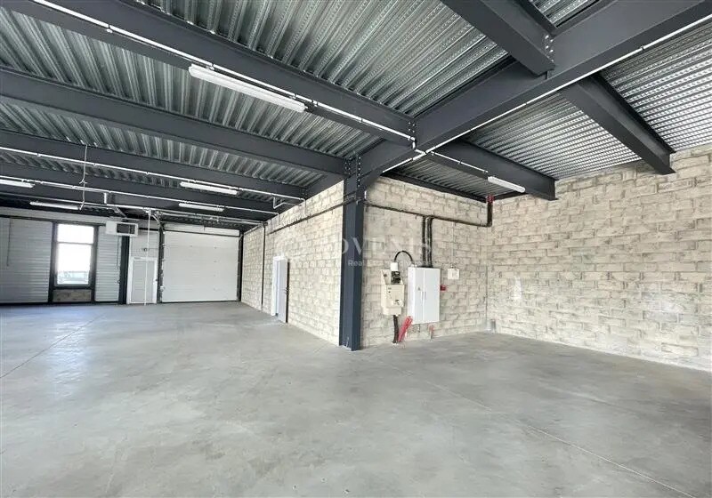 Local d'activités dans Tremblay-en-France à vendre - Photo intérieure – Image 2 sur 10
