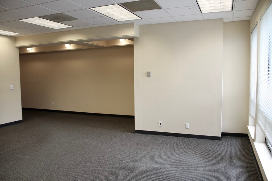 7599 Redwood Blvd, Novato, CA à louer - Photo intérieure – Image 3 sur 6
