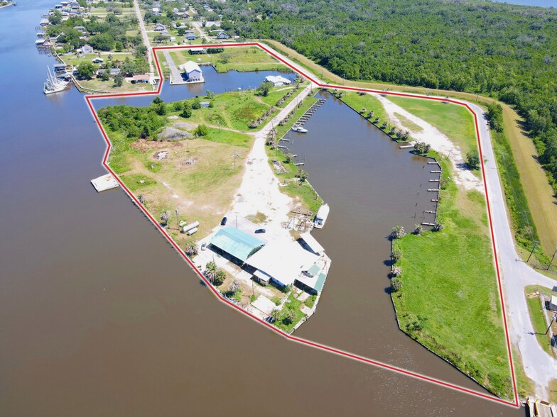 5057 Kenal Rd, Lafitte, LA à vendre - Photo de l’immeuble – Image 2 sur 19
