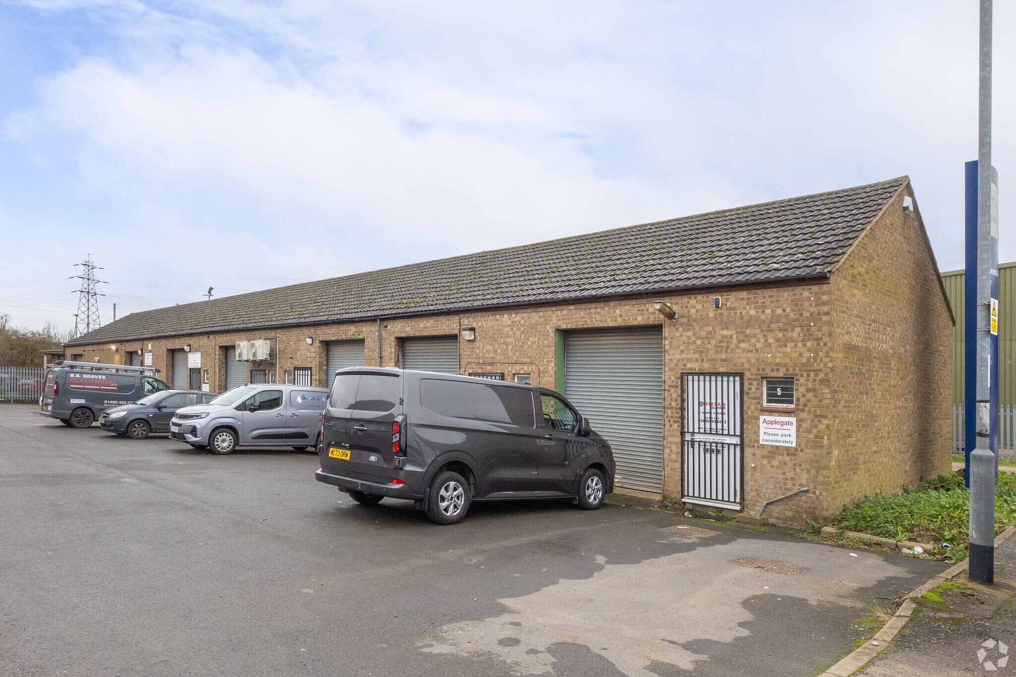 8 Alms Close, Huntingdon à louer Photo principale– Image 1 sur 3