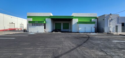 2319 W Holly St, Phoenix, AZ à louer Photo de l’immeuble– Image 2 sur 9