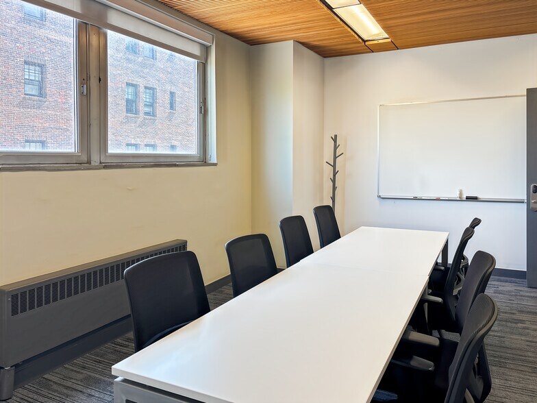 2323 Grand Ave, Des Moines, IA à louer - Photo intérieure – Image 3 sur 16