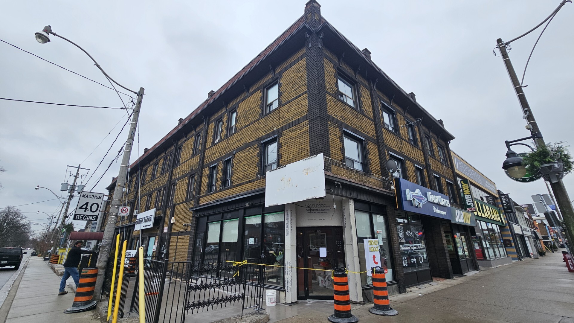 3295 Yonge St, Toronto, ON à louer Photo intérieure– Image 1 sur 3