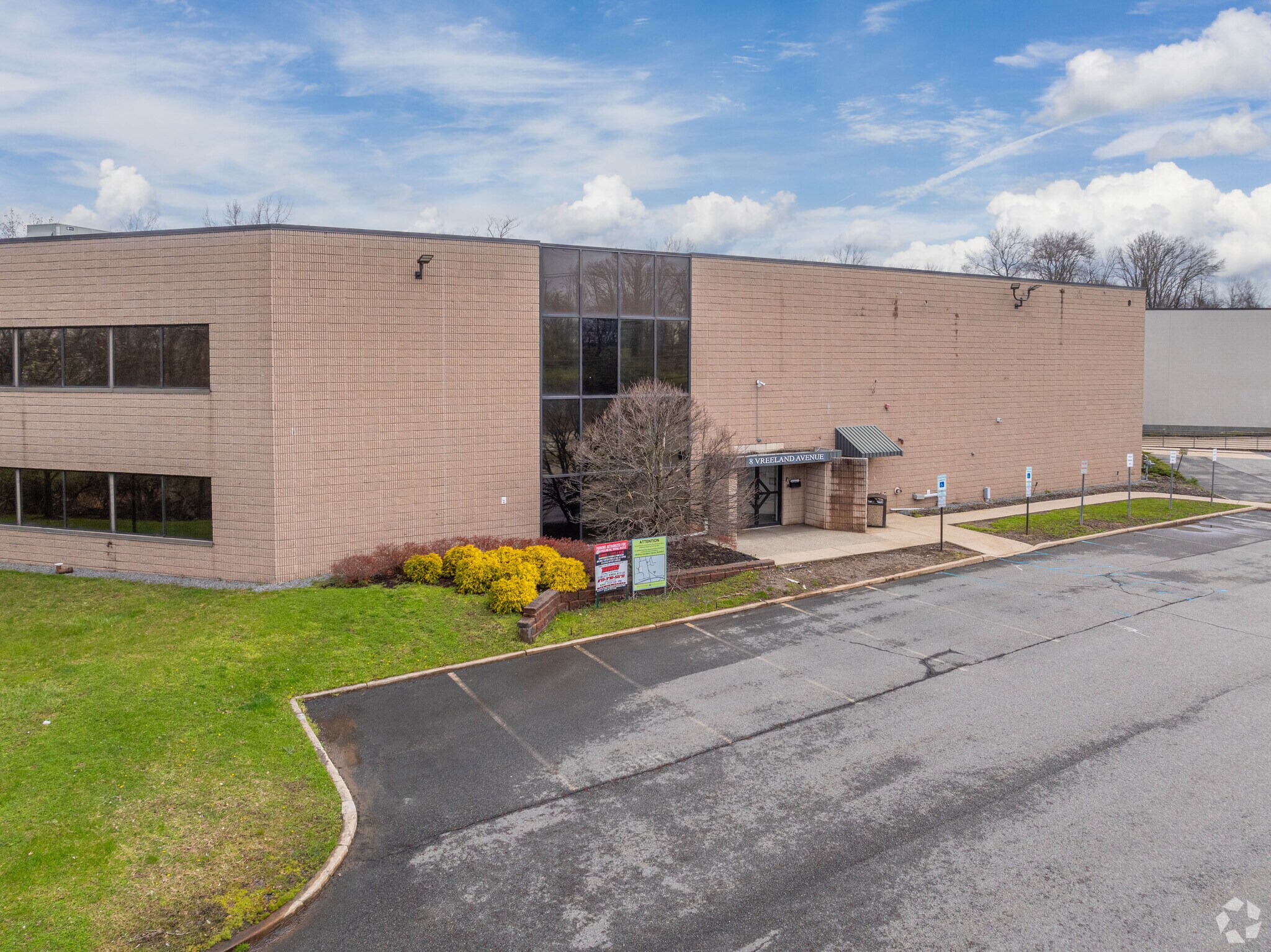 8 Vreeland Ave, Totowa, NJ à louer Photo de l’immeuble– Image 1 sur 15