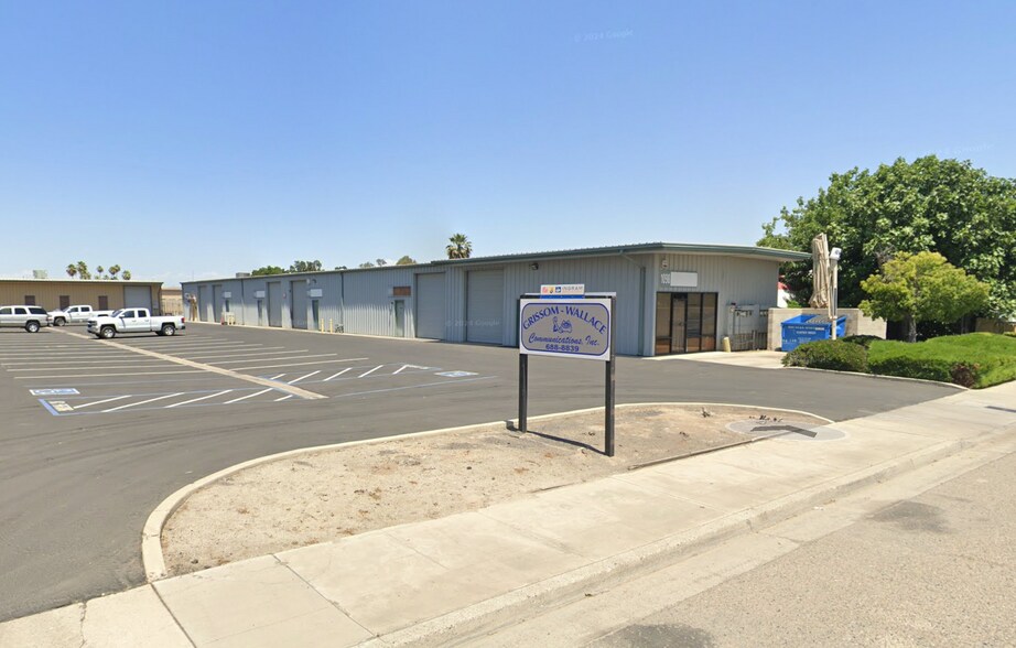 1078-1098 E Walnut Ave, Tulare, CA à louer - Photo de l’immeuble – Image 1 sur 4