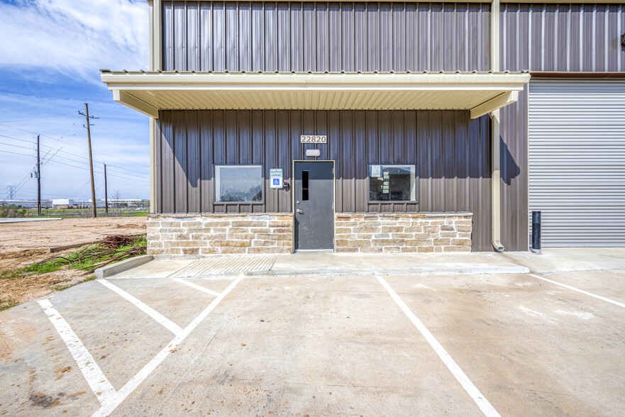 22820 Hufsmith Kohrville Rd, Tomball, TX à louer - Photo de l’immeuble – Image 3 sur 21
