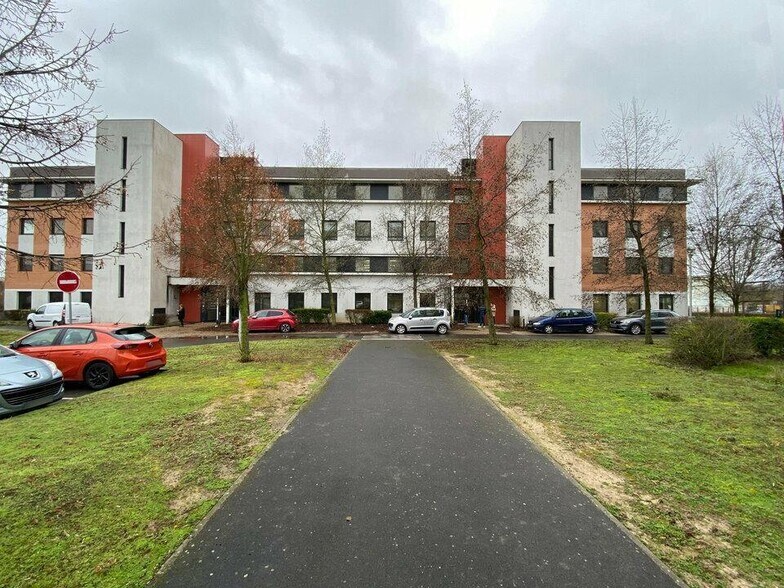 Bureau dans Reims à louer - Photo de l’immeuble – Image 1 sur 5