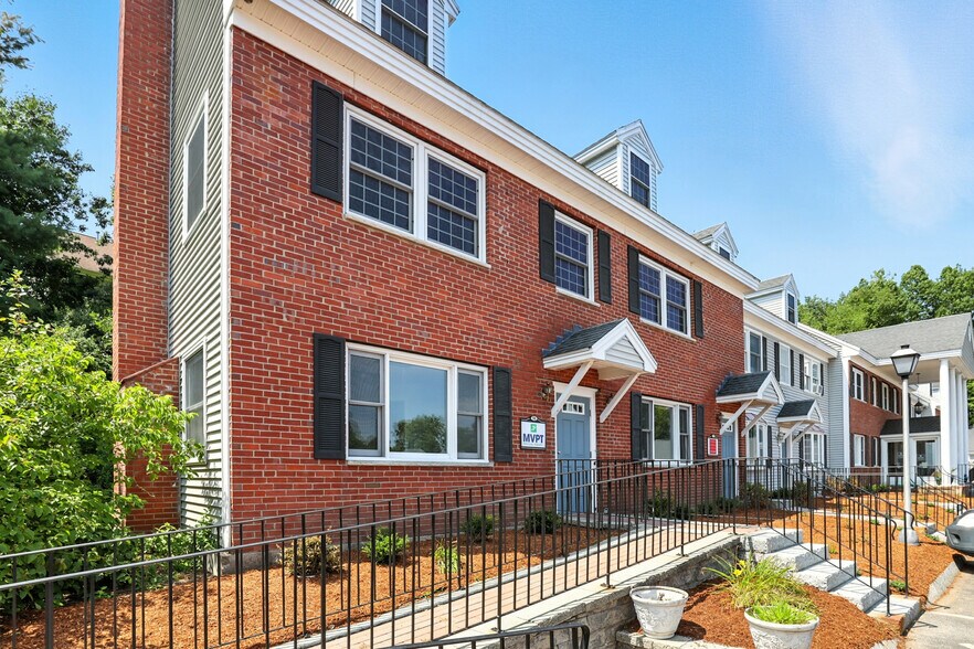 40 S River Rd, Bedford, NH à louer - Photo de l’immeuble – Image 3 sur 41