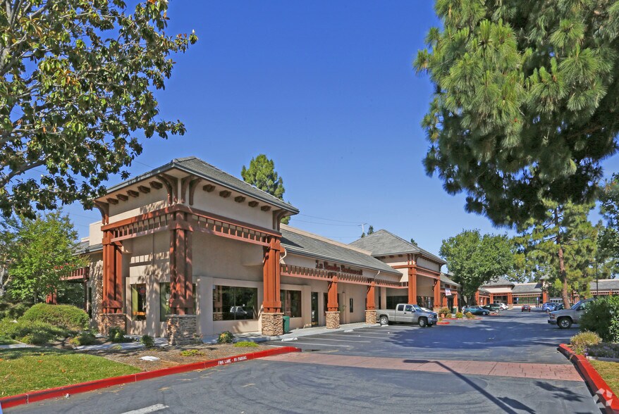 580 N Rengstorff Ave, Mountain View, CA à vendre - Photo de l’immeuble – Image 2 sur 16