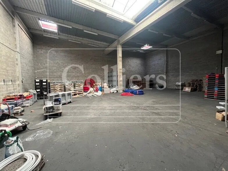 Local d’activités dans Vitrolles à louer - Photo intérieure – Image 2 sur 8