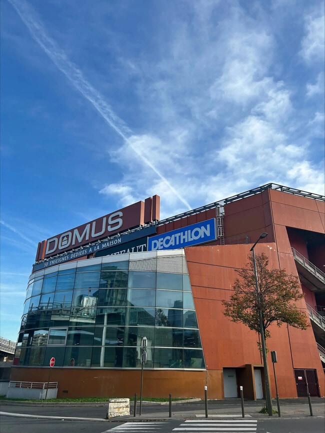 Plus de détails pour 16 Rue De Lisbonne, Rosny-sous-Bois - Local commercial à louer