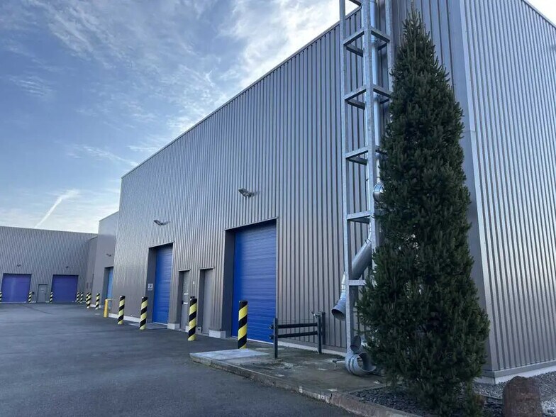 1 Rue Des Prairies, LES SORINIÈRES à louer - Photo de l’immeuble – Image 2 sur 11