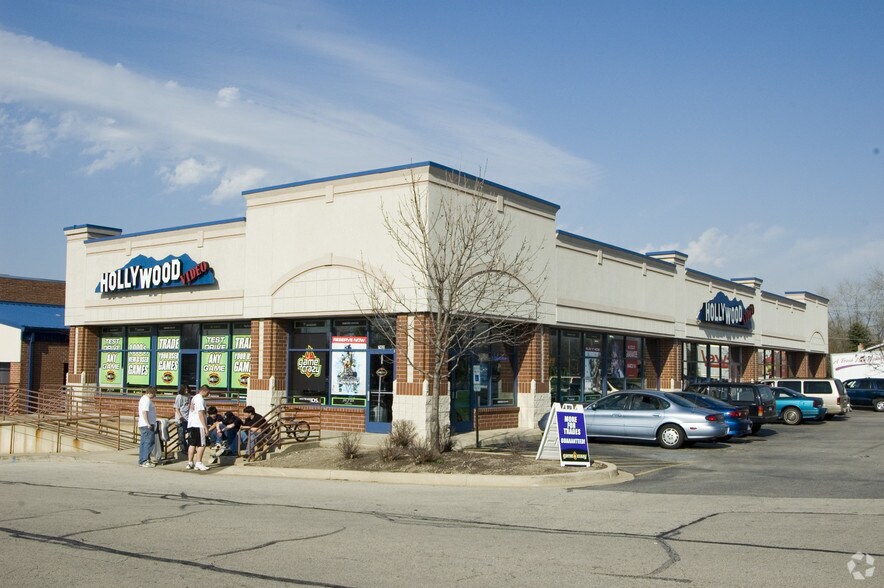 7335-7415 S Cass Ave, Darien, IL à louer - Photo de l’immeuble – Image 2 sur 4