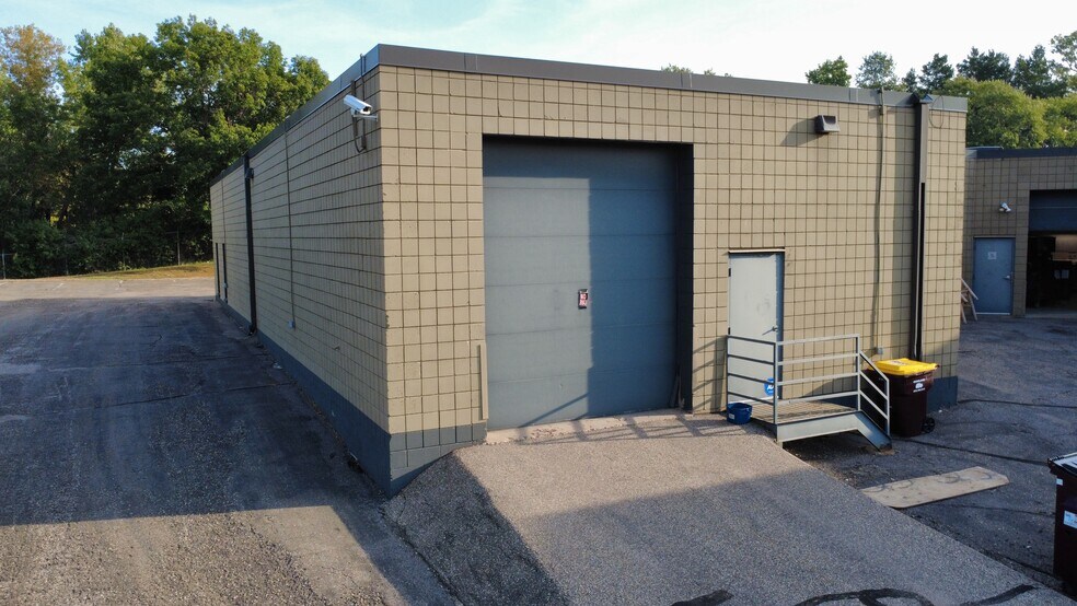 255 E Roselawn Ave E, Saint Paul, MN à louer - Photo de l’immeuble – Image 2 sur 5