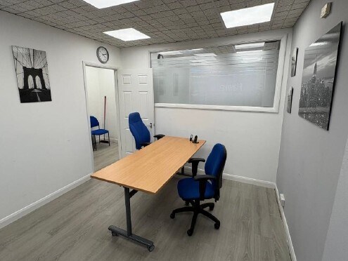 77 Croydon Rd, Caterham à louer Photo intérieure– Image 1 sur 7