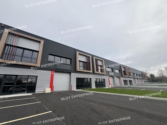 Plus de détails pour Le Bois De La Noue, Saint-Étienne-de-Montluc - Industriel/Logistique à louer