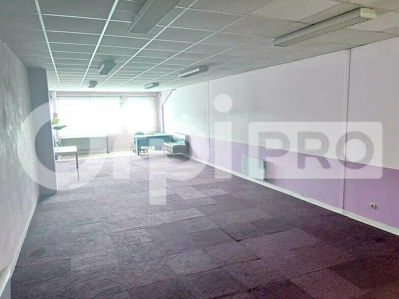 Local commercial dans Ormoy à louer - Photo intérieure – Image 2 sur 4