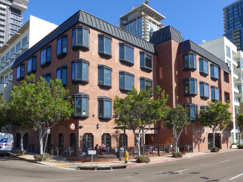 1495 Pacific Hwy, San Diego, CA à louer - Photo de l’immeuble – Image 1 sur 11