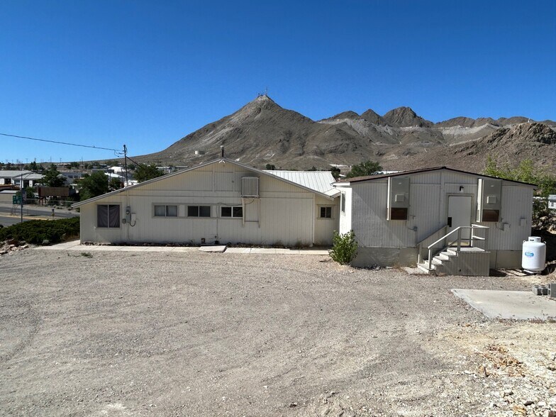 135 Magnolia Ave, Tonopah, NV à vendre - Photo de l’immeuble – Image 3 sur 9