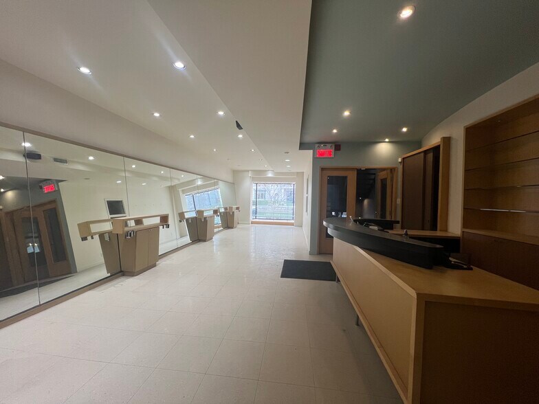 1484-1486 Rue Sherbrooke O, Montréal, QC à louer - Photo intérieure – Image 2 sur 4