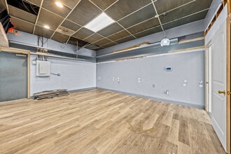 4925 University Dr, Huntsville, AL à louer Photo intérieure– Image 1 sur 11