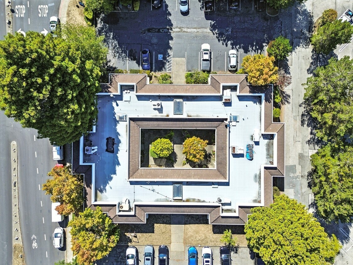 1005 Terra Nova Blvd, Pacifica, CA à louer Photo de l’immeuble– Image 1 sur 3