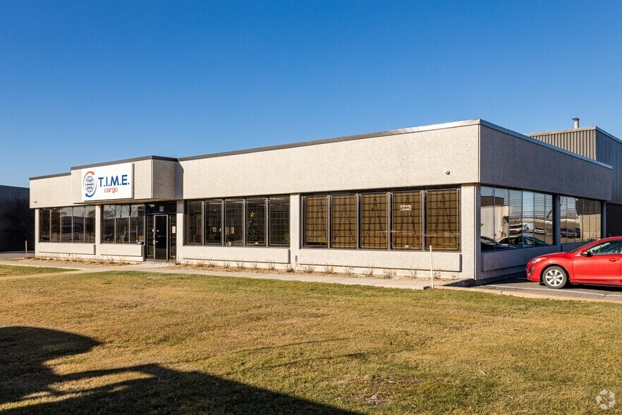 875 Rue McCaffrey, Montréal, QC à louer - Photo de l’immeuble – Image 3 sur 3