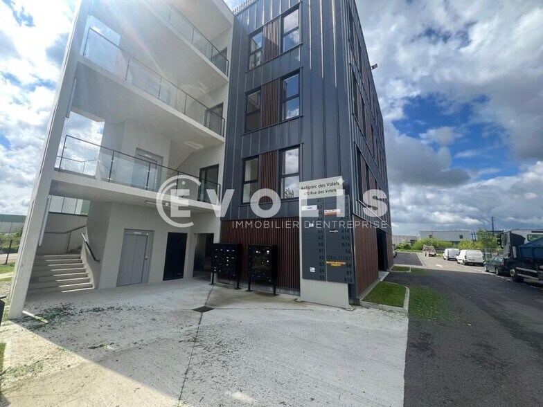 470 Rue Des Valets, Montluel à vendre - Photo de l’immeuble – Image 2 sur 10