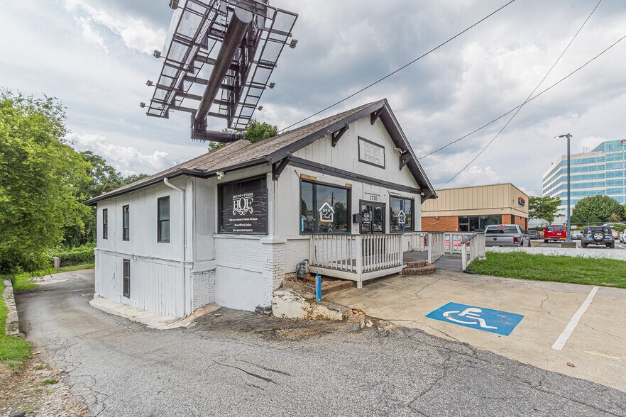 1770 NW Howell Mill Rd, Atlanta, GA à louer - Photo de l’immeuble – Image 1 sur 12