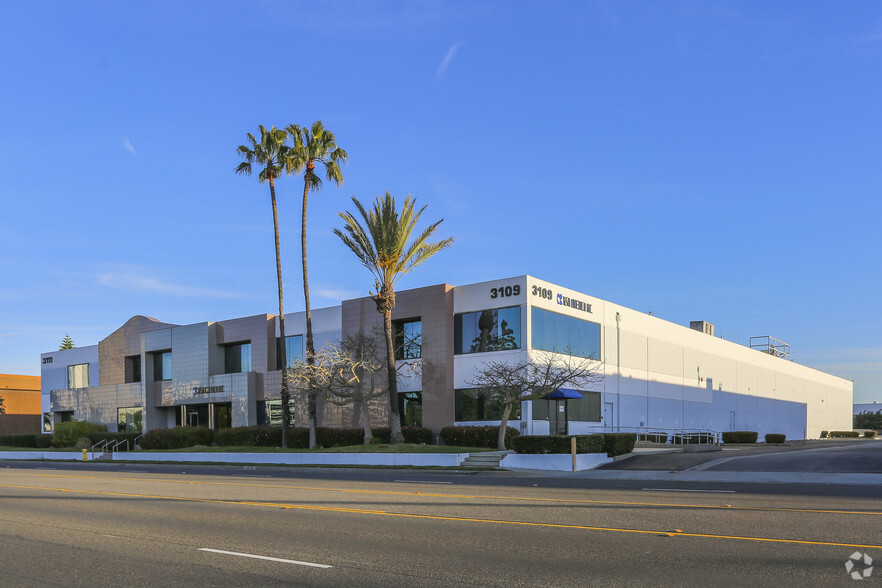 3111 Lomita Blvd, Torrance, CA à louer - Photo de l’immeuble – Image 3 sur 18