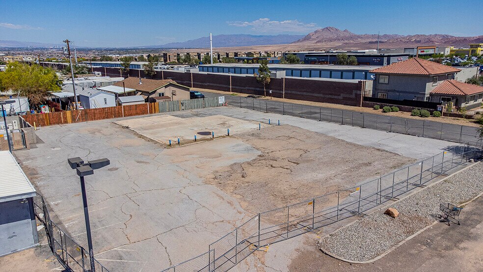 721 E Lake Mead Pkwy, Henderson, NV à vendre - Photo de l’immeuble – Image 2 sur 25