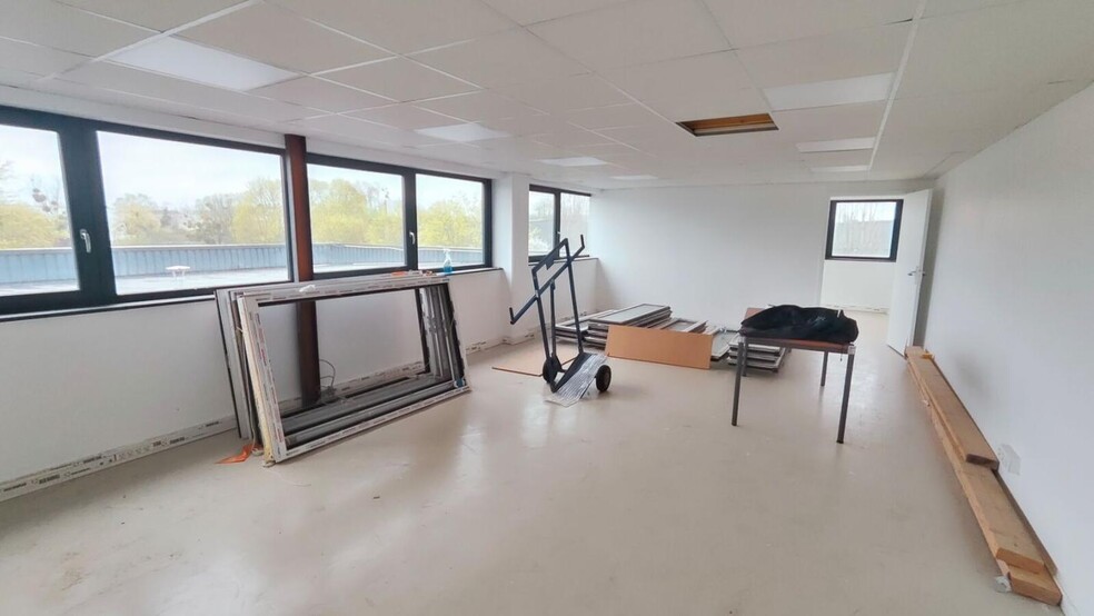 1 Avenue Du Bois De L'Epine, Évry-Courcouronnes à vendre - Photo intérieure – Image 3 sur 11