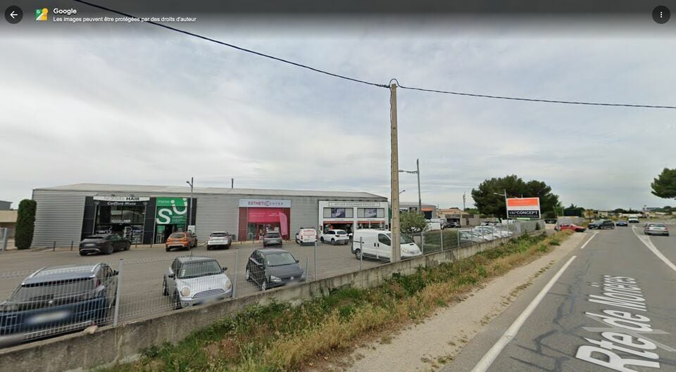 Local commercial dans Avignon à louer Photo de l’immeuble– Image 1 sur 7