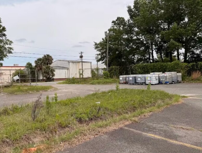 45 Ross Rd, Savannah, GA à vendre - Photo de l’immeuble – Image 3 sur 5