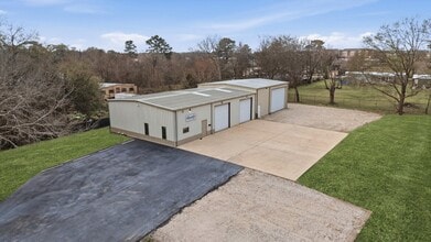 14102 Pine Meadow Ln, Tomball, TX à louer Aérien– Image 1 sur 40