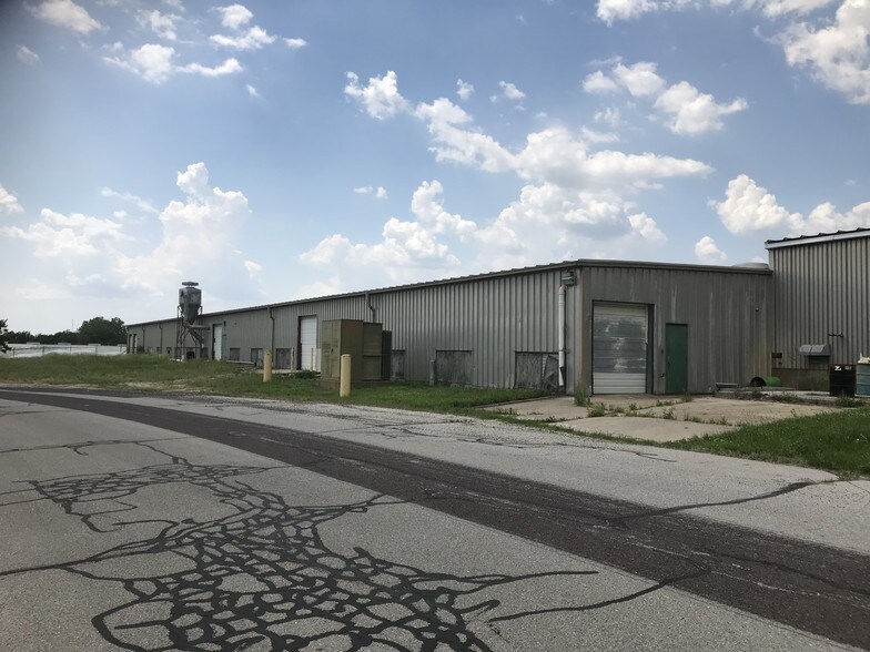 1615 Radio Hill Rd, Boonville, MO à louer - Photo de l’immeuble – Image 3 sur 26