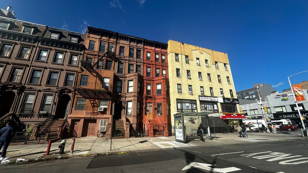 2014 Fifth Ave, New York, NY à vendre - Photo de l’immeuble – Image 2 sur 14