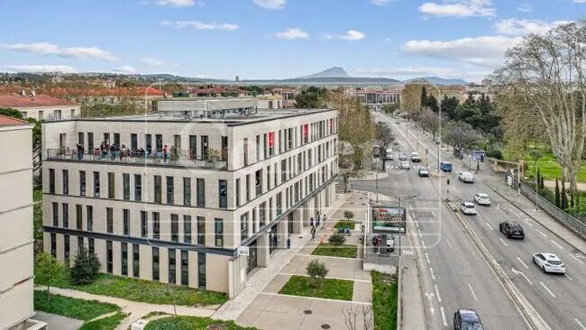 Plus de détails pour 36 Route De Galice, Aix-en-Provence - Bureau à louer